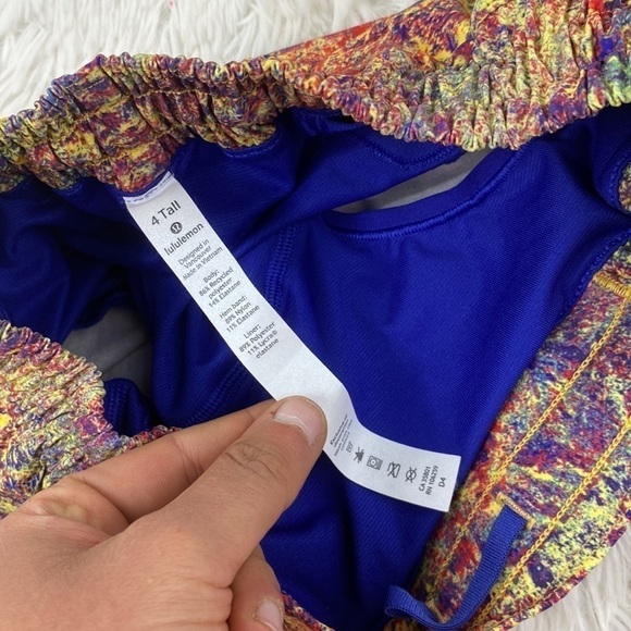 Lululemon Seawheeze 2019 Hotty Hot Shorts 4” Woodland Sprint - Picture 3 of 6